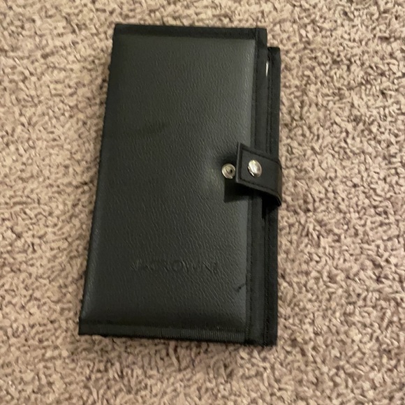 Crown makeup brush set - Picture 2 of 3